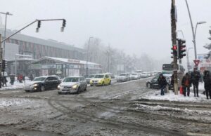 Deszăpezirea Bacăului, lăsată de primar la… mila Domnului!
